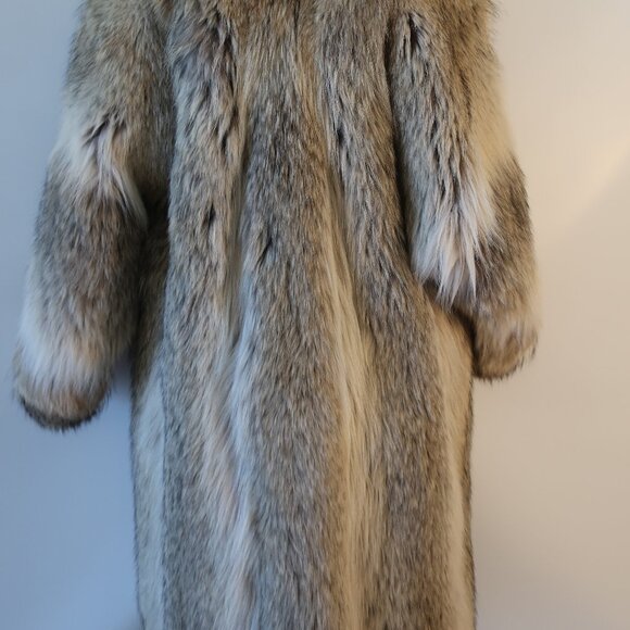 Womens Saks Fifth Avenue White Beige Full Length Coyote Fur Coat XL - Picture 14 of 16